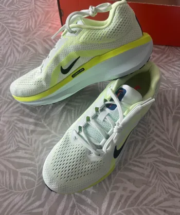 Nike Air Winflo 11 bike d'occasion — image 3 sur 3