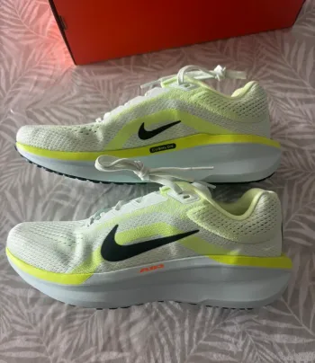 Nike Air Winflo 11 bike d'occasion — image 2 sur 3