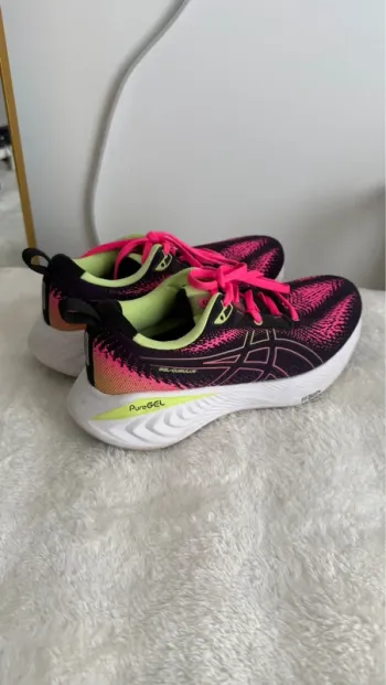 Použité Asics Gel-Cumulus 25 Running Shoes