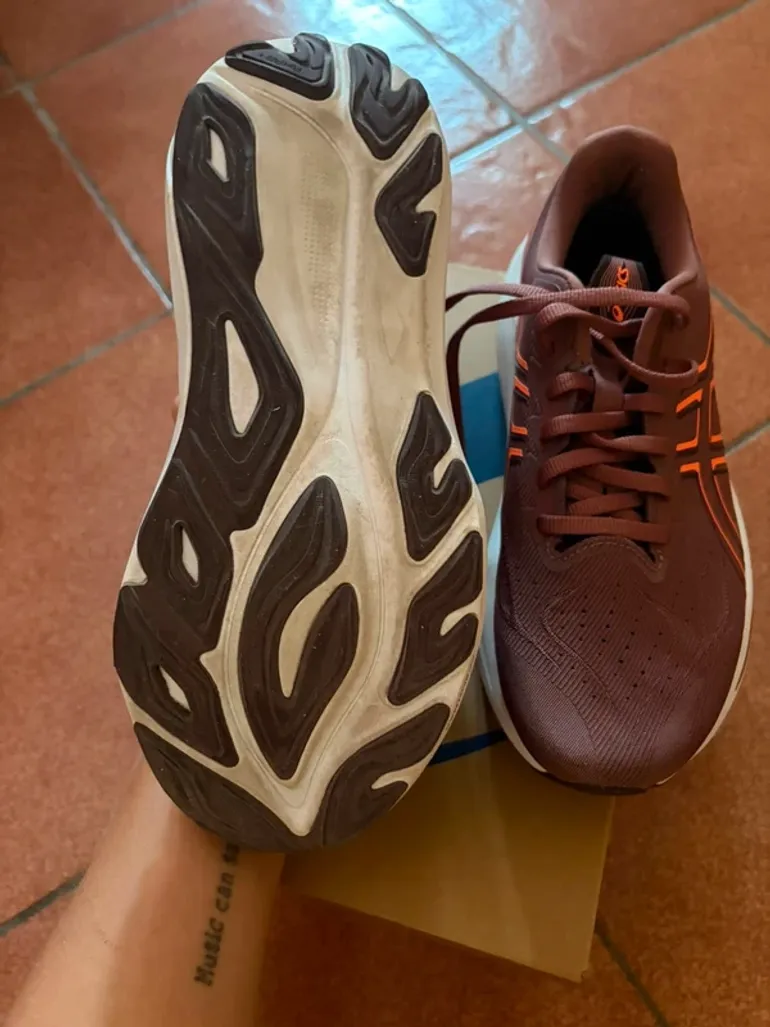Used Asics GT 2000 14 bike — image 4 of 6