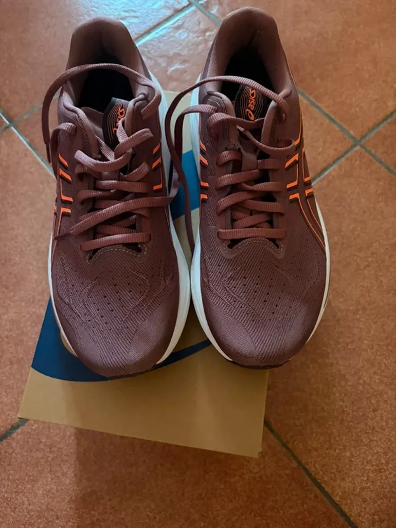 Used Asics GT 2000 14 bike — image 3 of 6