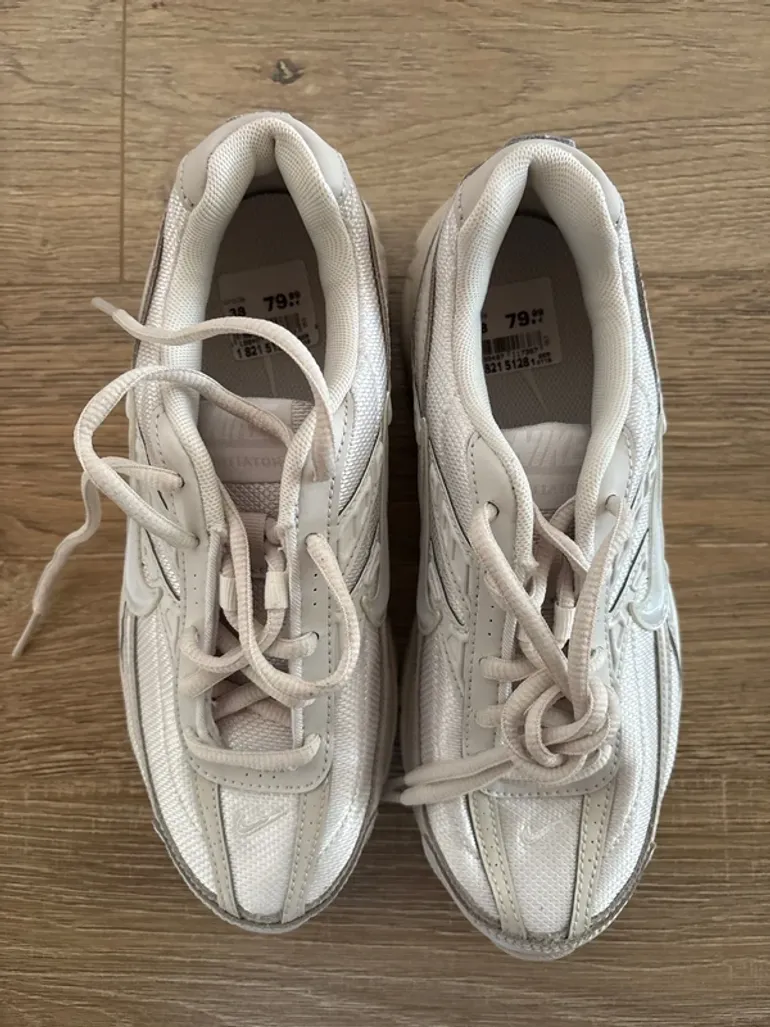 Nike Schuhe Gr. 38 bike d'occasion — image 5 sur 6