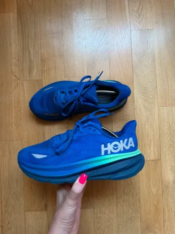 Used Hoka Clifton 9 Running Shoes