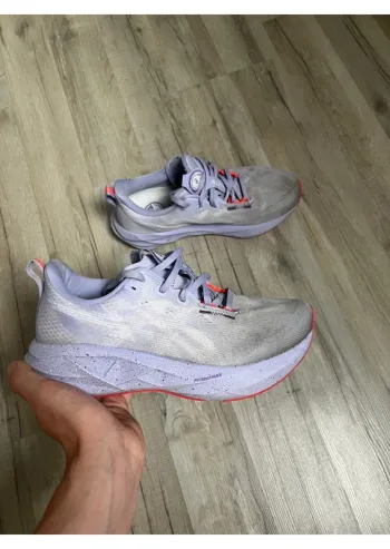 Käytetty Orange Novablast 5 Tokyo Running Shoes