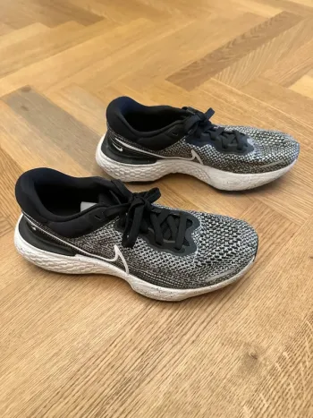 Used White Nike ZoomX Invincible Run Flyknit Running Shoes