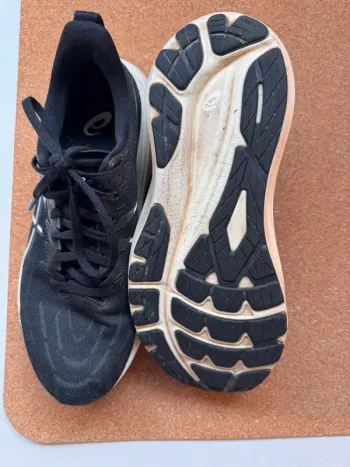 Used Asics GT-2000 bike — image 3 of 4