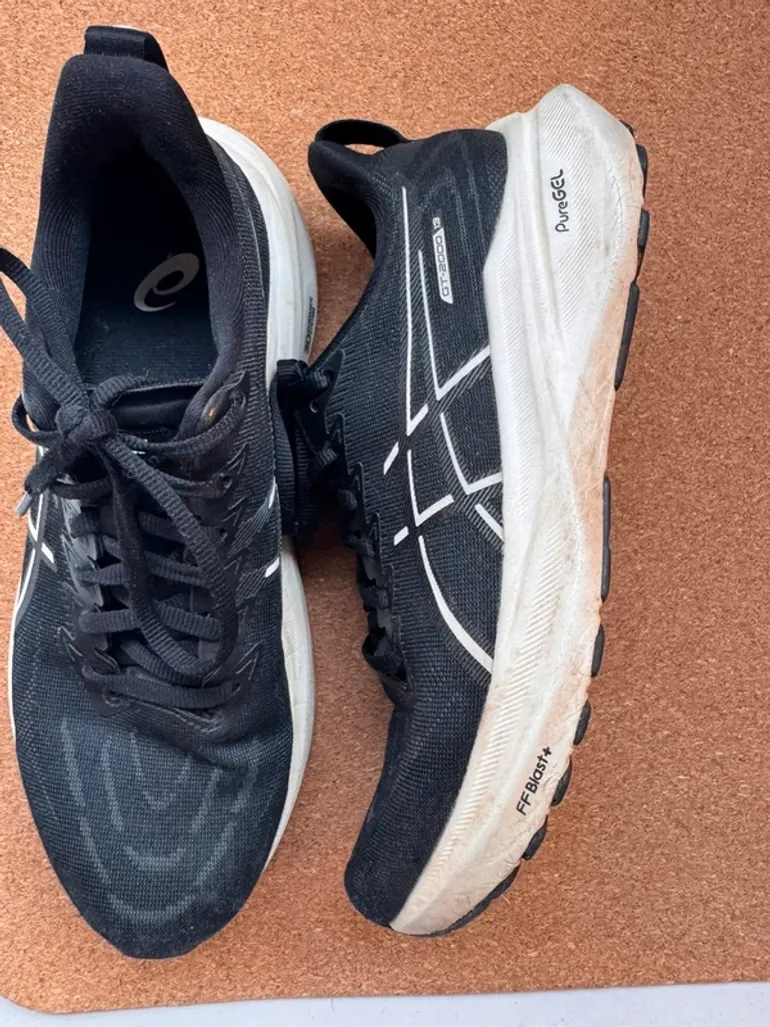 Used Asics GT-2000 bike — image 2 of 4