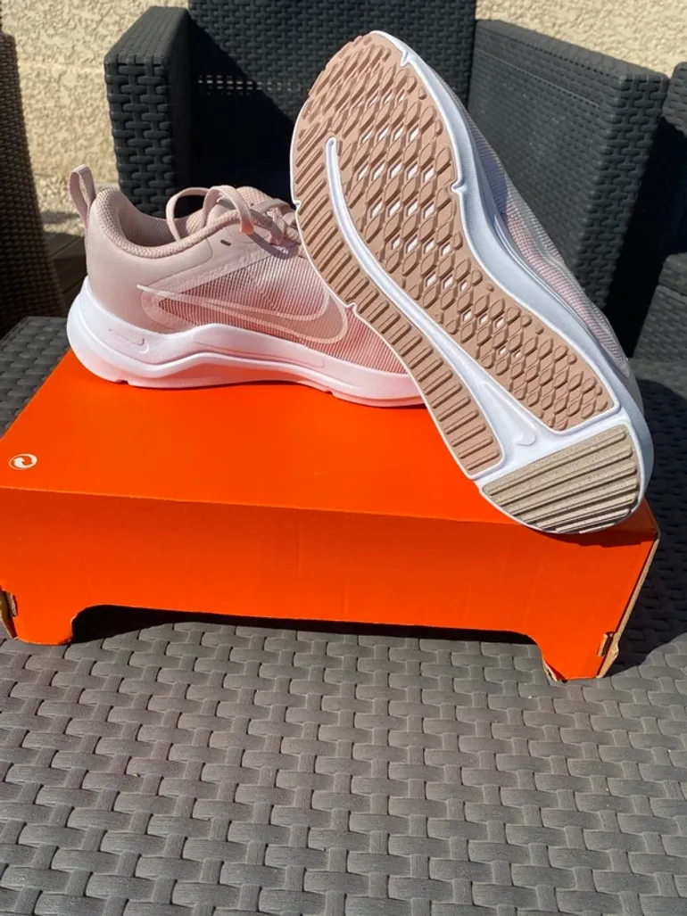Tweedehands Nike Downshifter 12 bike — afbeelding 4 van 12