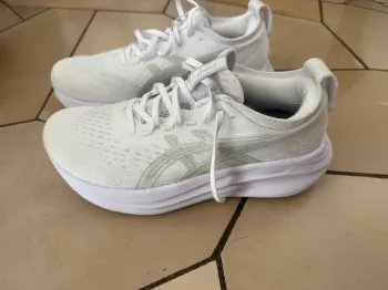 Gebrauchtes Asics Gel Nimbus 27 Running Shoes