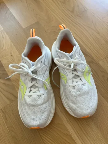Used Saucony Laufschuhe Running Shoes