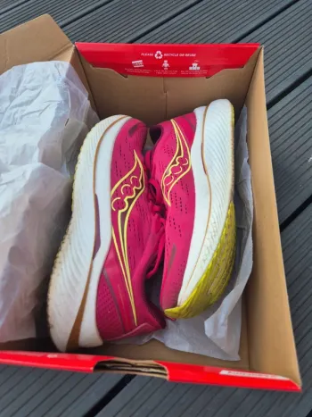 Używany Saucony Endorphin Speed 3 Running Shoes