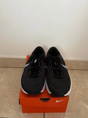 Nike Laufschuhe bike d'occasion — image 2 sur 3