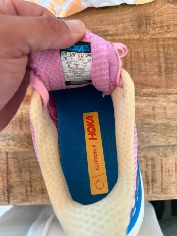 Used Hoka Hardloop schoenen bike — image 4 of 4