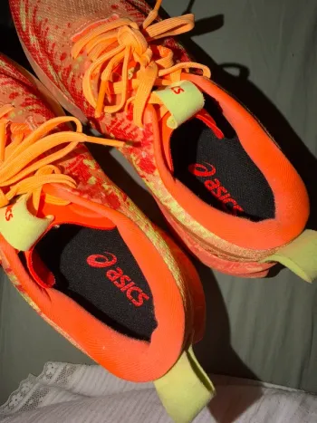 Used Asics Running Shoes bike — image 5 of 5