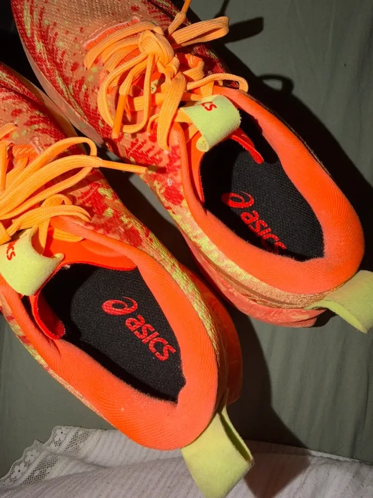 Used Asics Running Shoes bike — image 5 of 5