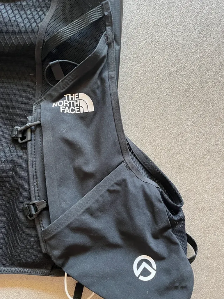 The North Face Summit Series Gilet bike usato — immagine 4 di 8