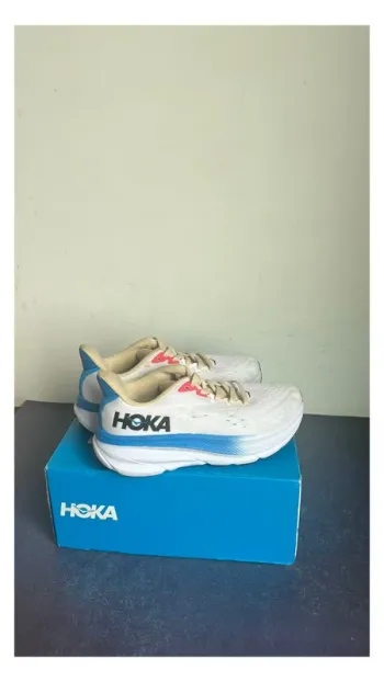 Hoka Shoes Running Shoes d'occasion