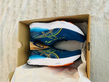 Used Premium Gel-Kayano 32 Running Shoes