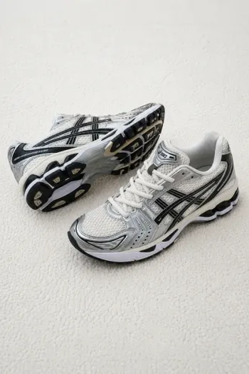 Clean Gel Kayano 14 Running Shoes d'occasion