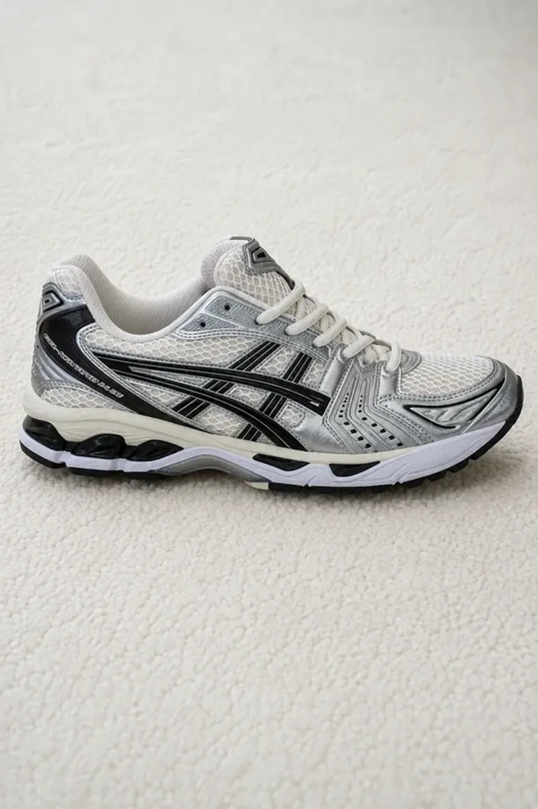 Clean Gel Kayano 14 bike d'occasion — image 3 sur 4