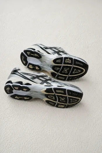 Clean Gel Kayano 14 bike d'occasion — image 4 sur 4