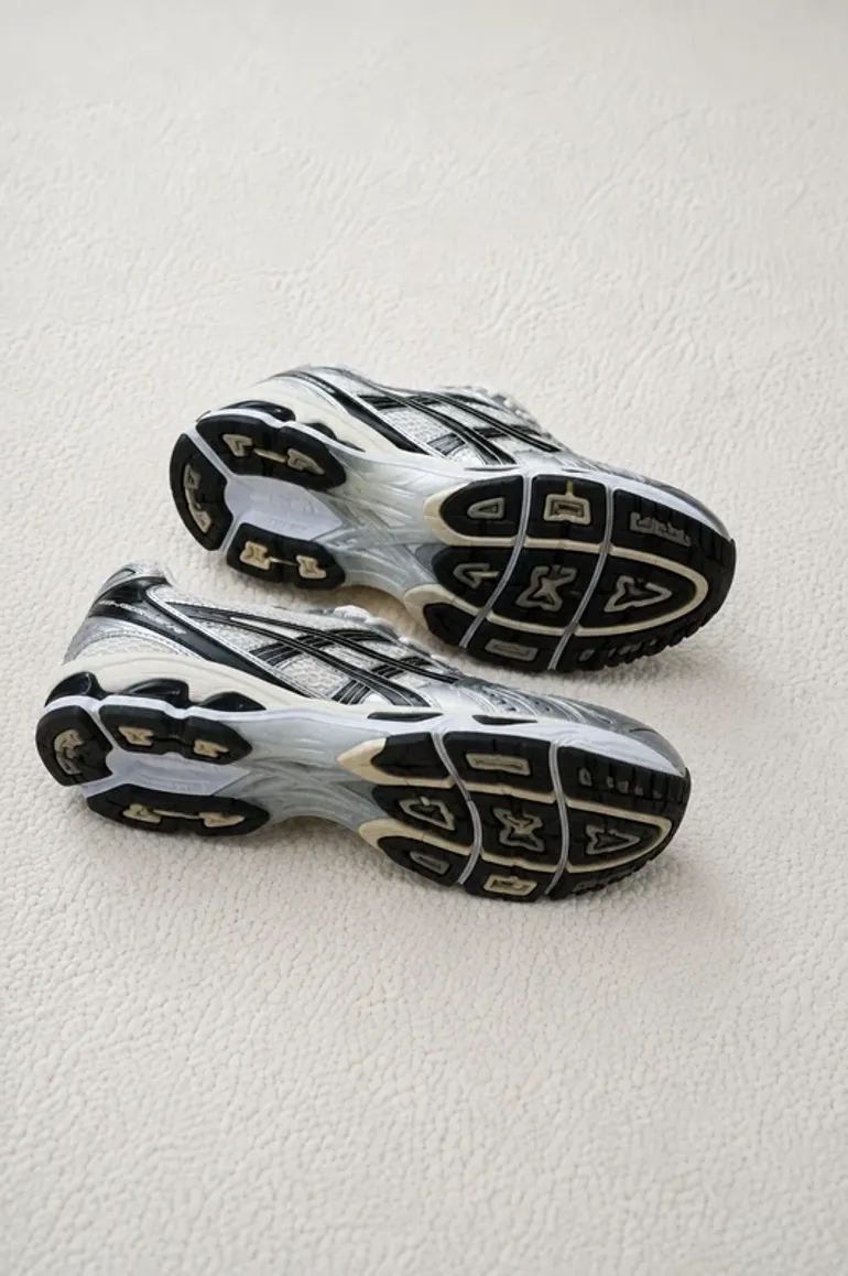 Clean Gel Kayano 14 bike d'occasion — image 4 sur 4