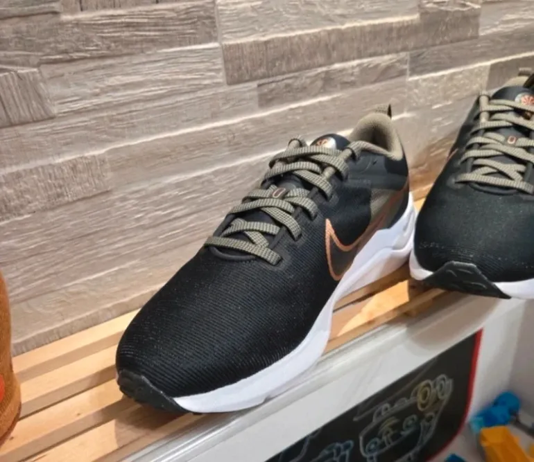 Nike Downshifter 12 bike usato — immagine 5 di 8