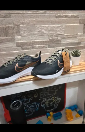 Używany Nike Downshifter 12 Running Shoes