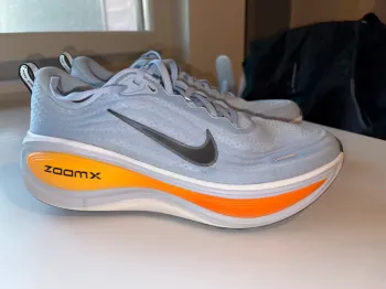 Gebrauchtes Nike Vomero Plus Running Shoes