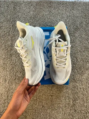 Hoka Challenger 8 bike usato — immagine 2 di 6