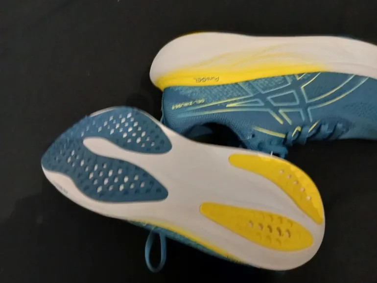 Gebrauchtes Asics Running Shoes bike — Bild 3 von 6