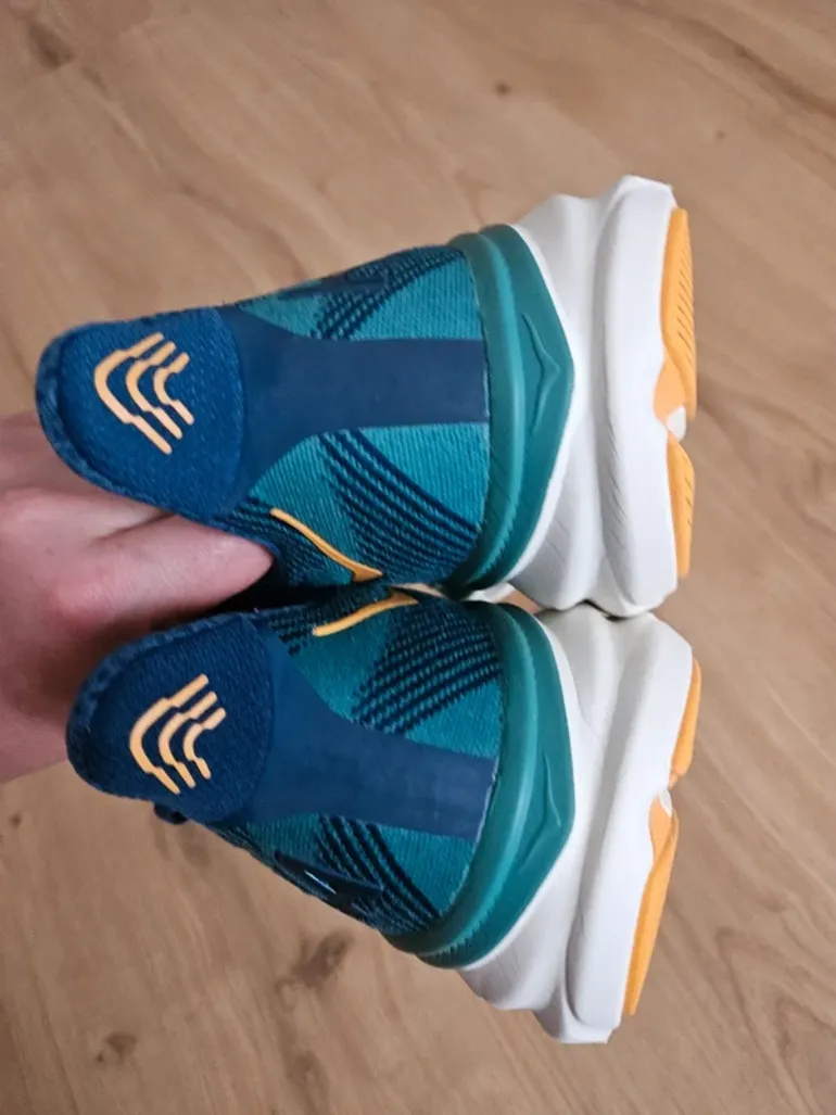 Used Hoka Clifton 9 bike — image 5 of 9