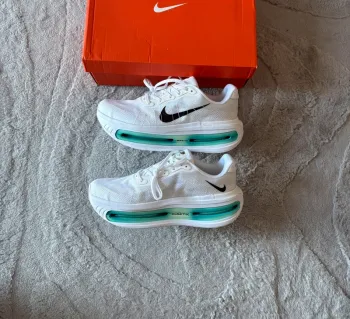 Used Premium Vomero Running Shoes