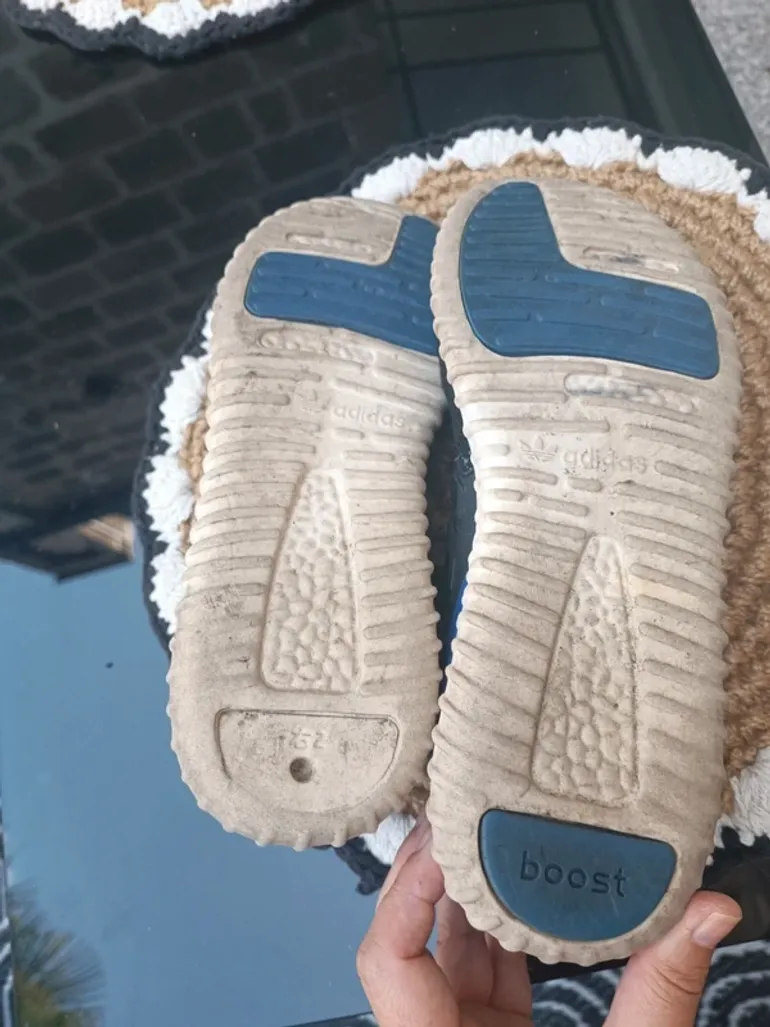 Used Adidas Ultra Boost bike — image 4 of 6