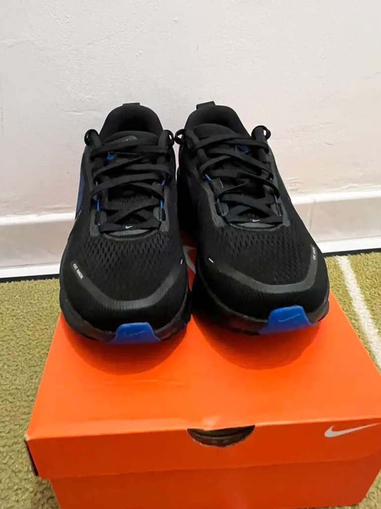Used Nike Vomero 18 bike — image 2 of 8