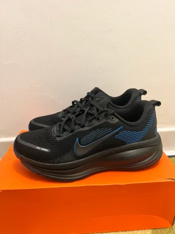 Used Nike Vomero 18 Running Shoes