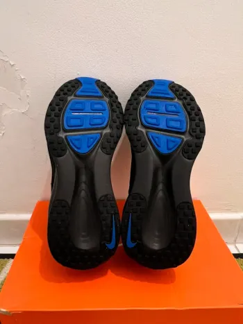 Used Nike Vomero 18 bike — image 8 of 8