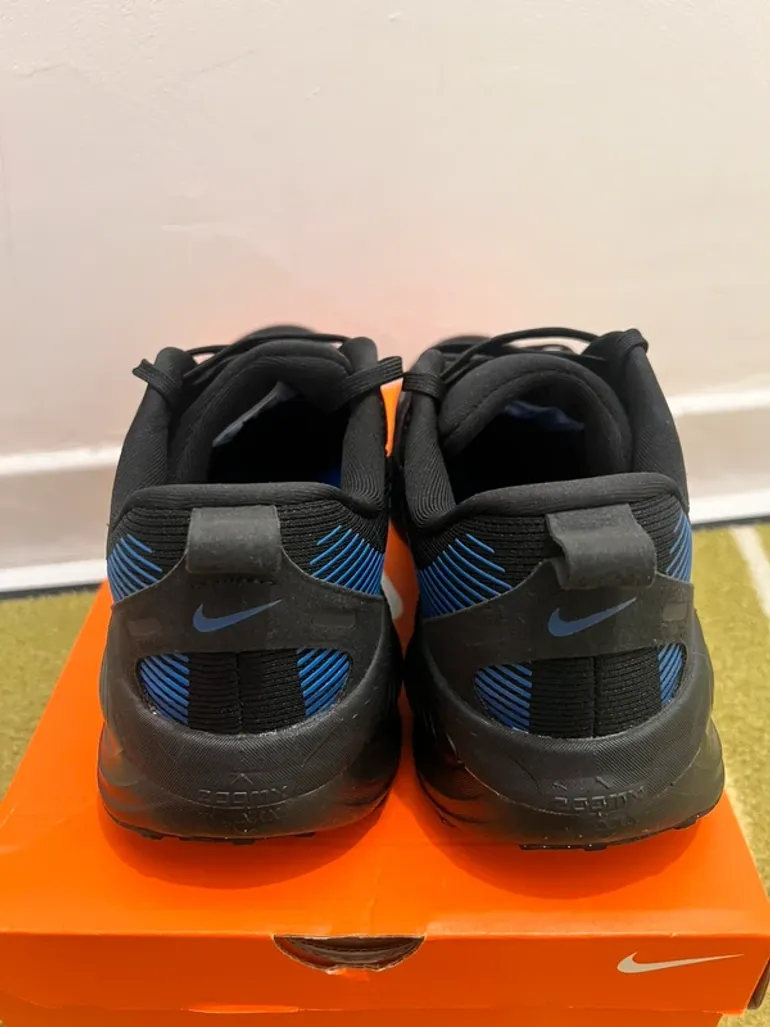 Used Nike Vomero 18 bike — image 5 of 8