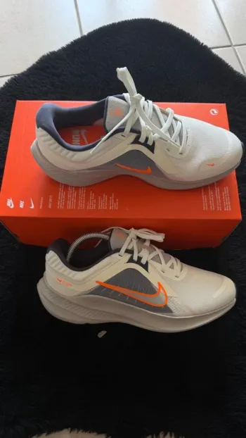 Used Nike Quest 5 Running Shoes