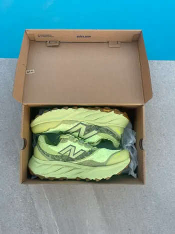 Used New Balance Hierro V9 bike — image 2 of 8