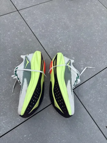 Hoka Mach 7 bike d'occasion — image 2 sur 5
