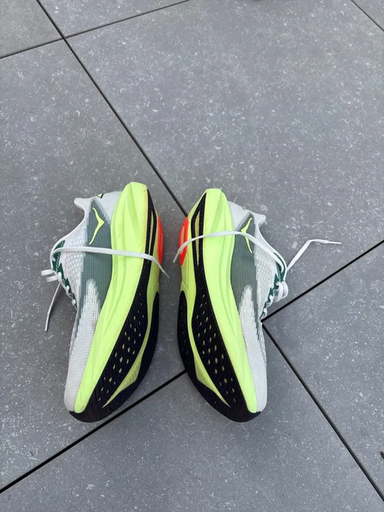 Hoka Mach 7 bike d'occasion — image 2 sur 5