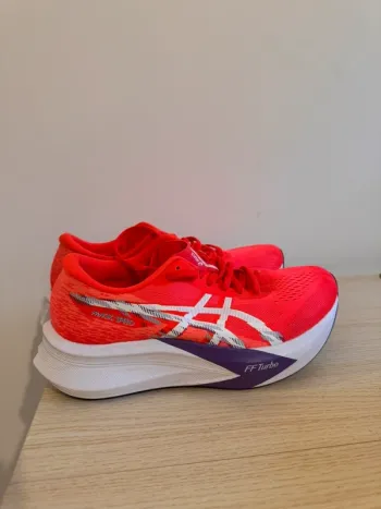 Gebrauchtes Asics Magic Speed 3 Running Shoes