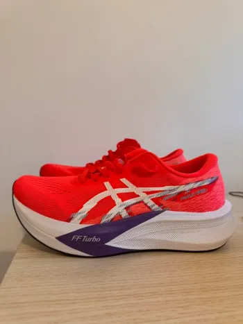 Asics Magic Speed 3 bike d'occasion — image 2 sur 5