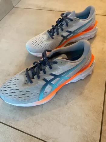 Used Asics Novablast 2 – Celebration of Sport Pack 2021 bike — image 4 of 8