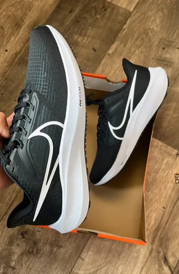 Nike Zoom Running Shoes d'occasion