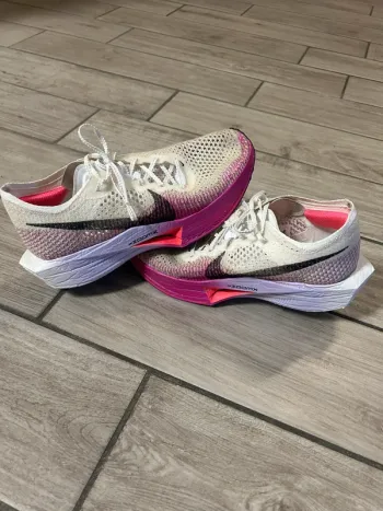 Scarpa Vaporfly 3 bike usato — immagine 2 di 5