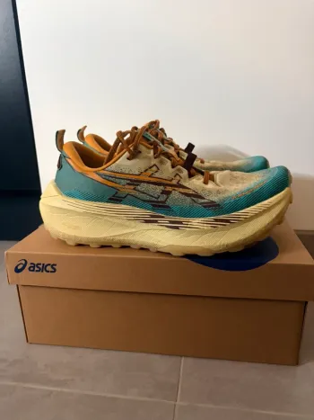 Asics Trabuco Max 4 bike usato — immagine 3 di 8