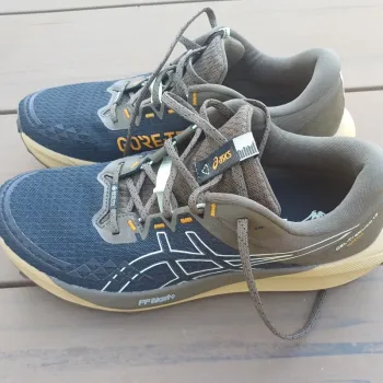Použité Asics Gel Trabuco 13 Running Shoes