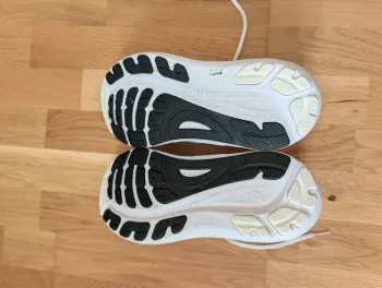 Used Asics Gel Kayano 31 bike — image 2 of 8